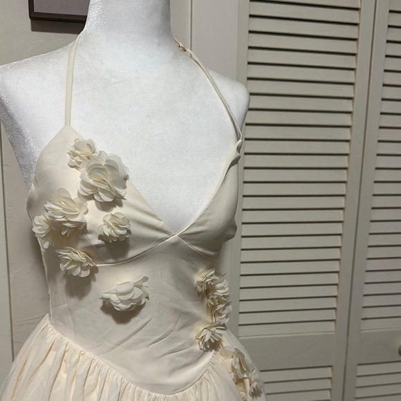 Oh Polly Cream Floral Halter Skater Dress - Picture 2 of 12